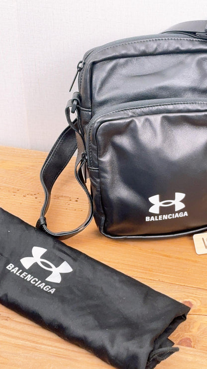 B x U. Armour Black Ltd Edn Crossbody Bag