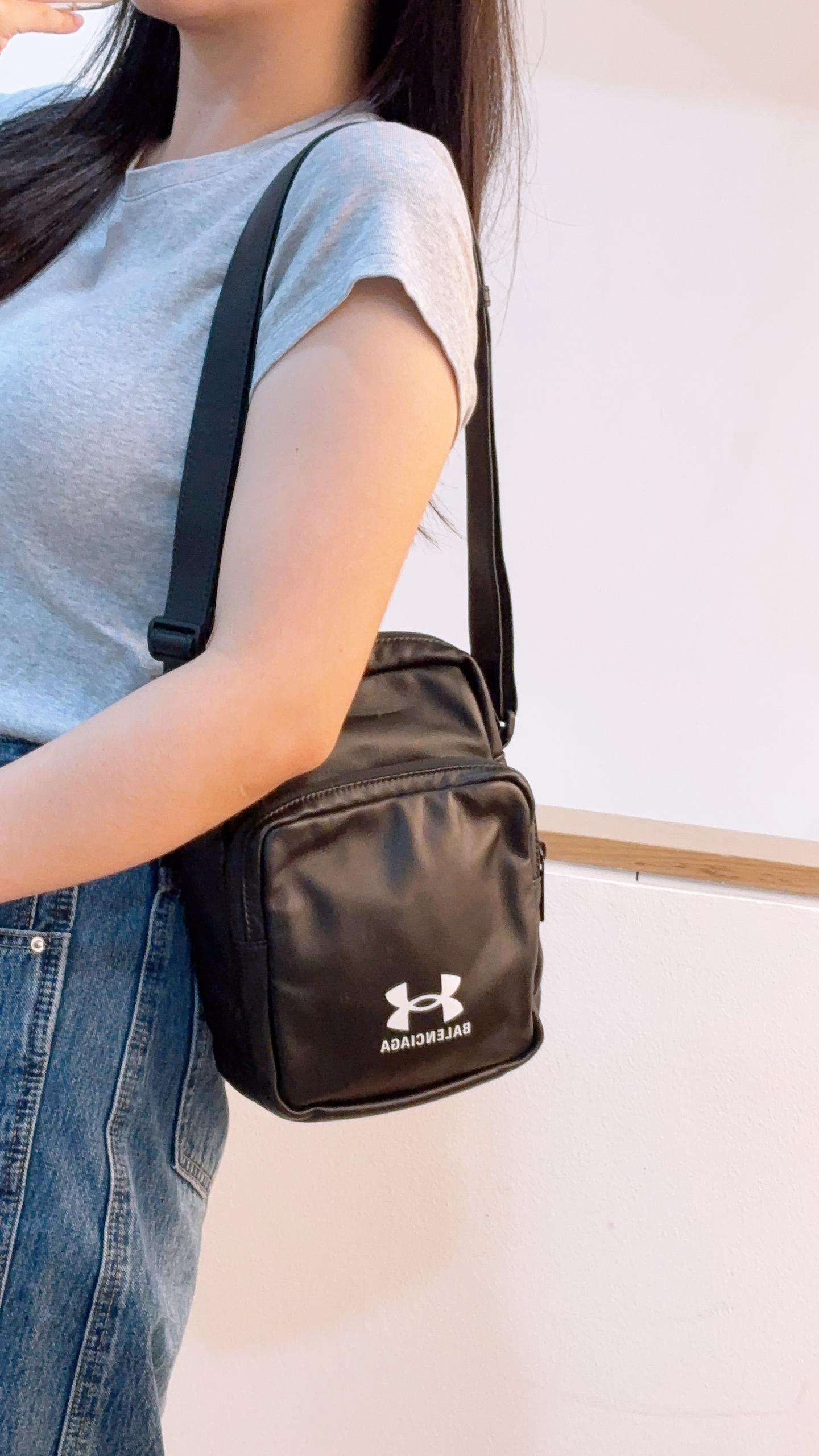 B x U. Armour Black Ltd Edn Crossbody Bag