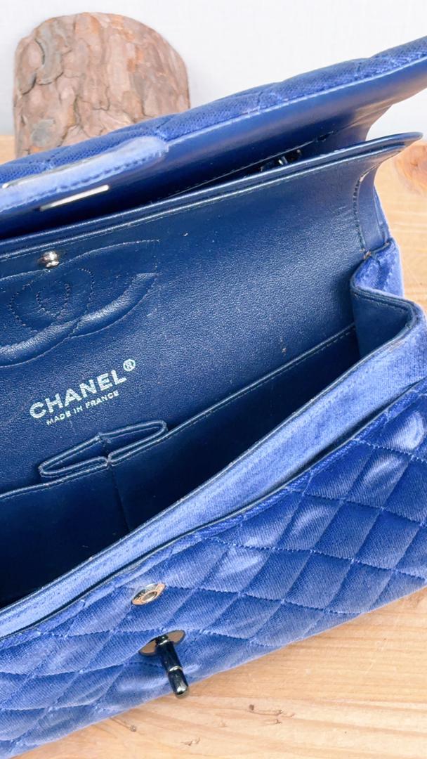 Chanel Blue Velvet Medium CF (BHW)