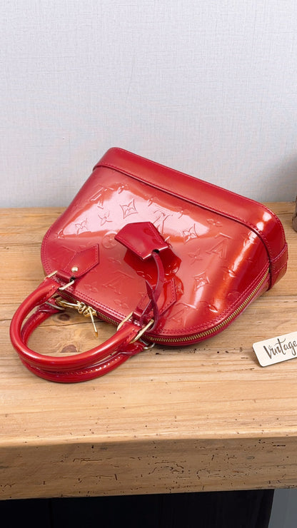 LV Red Vernis Alma BB