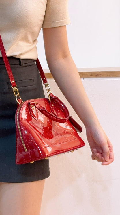 LV Red Vernis Alma BB