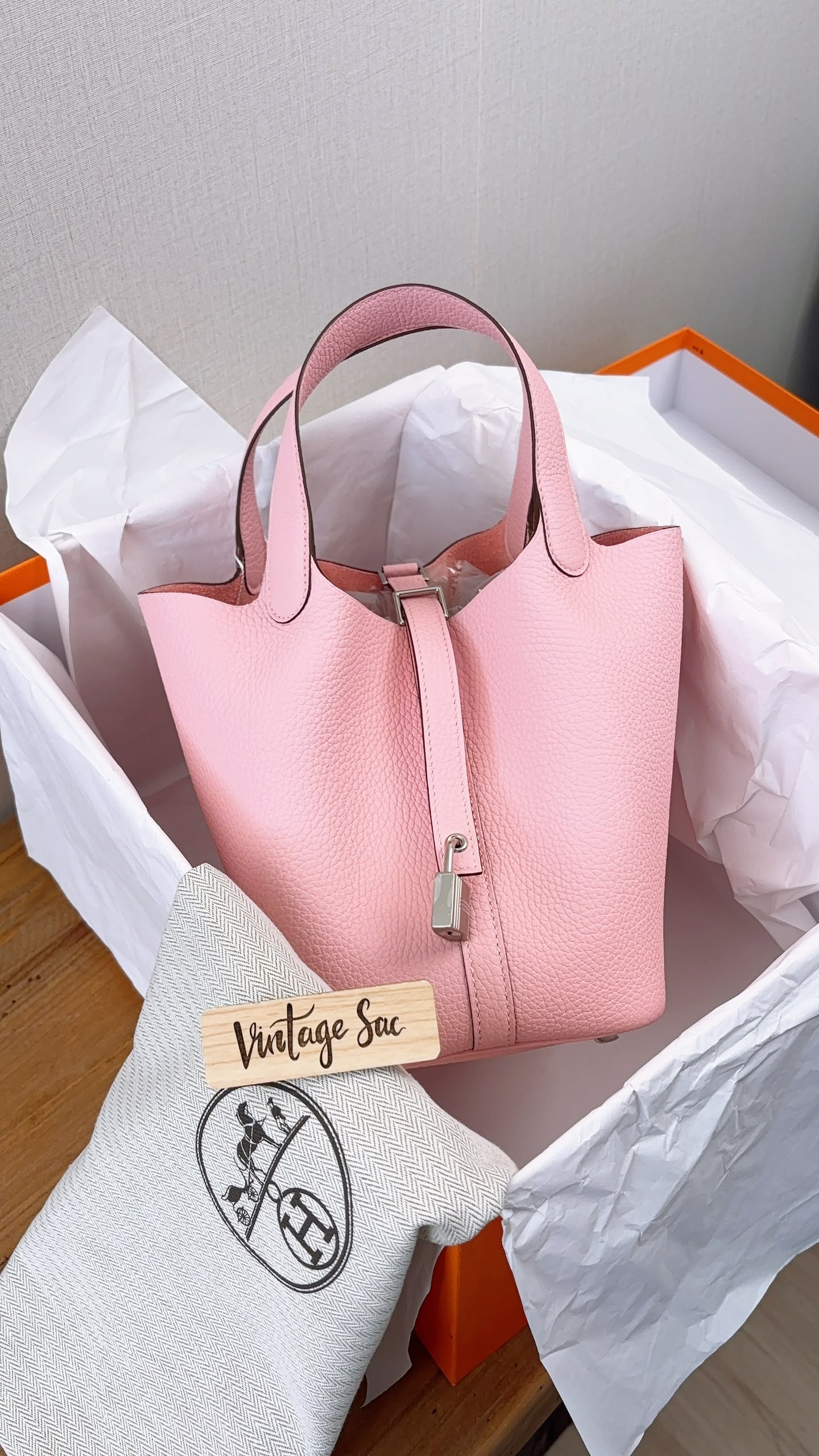 Hermes Rose Sakura Picotin 18 (PHW)