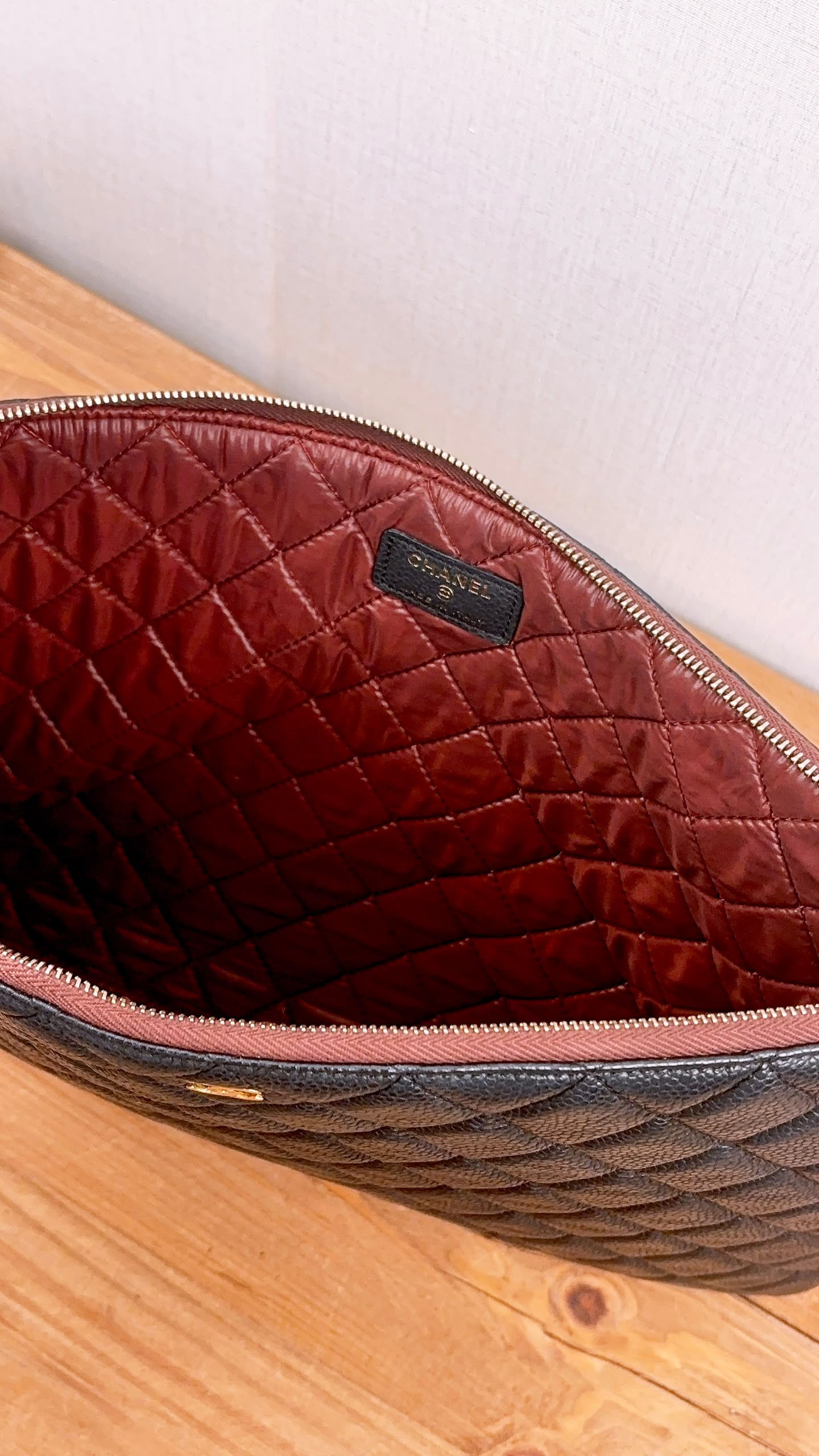 Chanel Black Caviar Large Ocase (GHW)