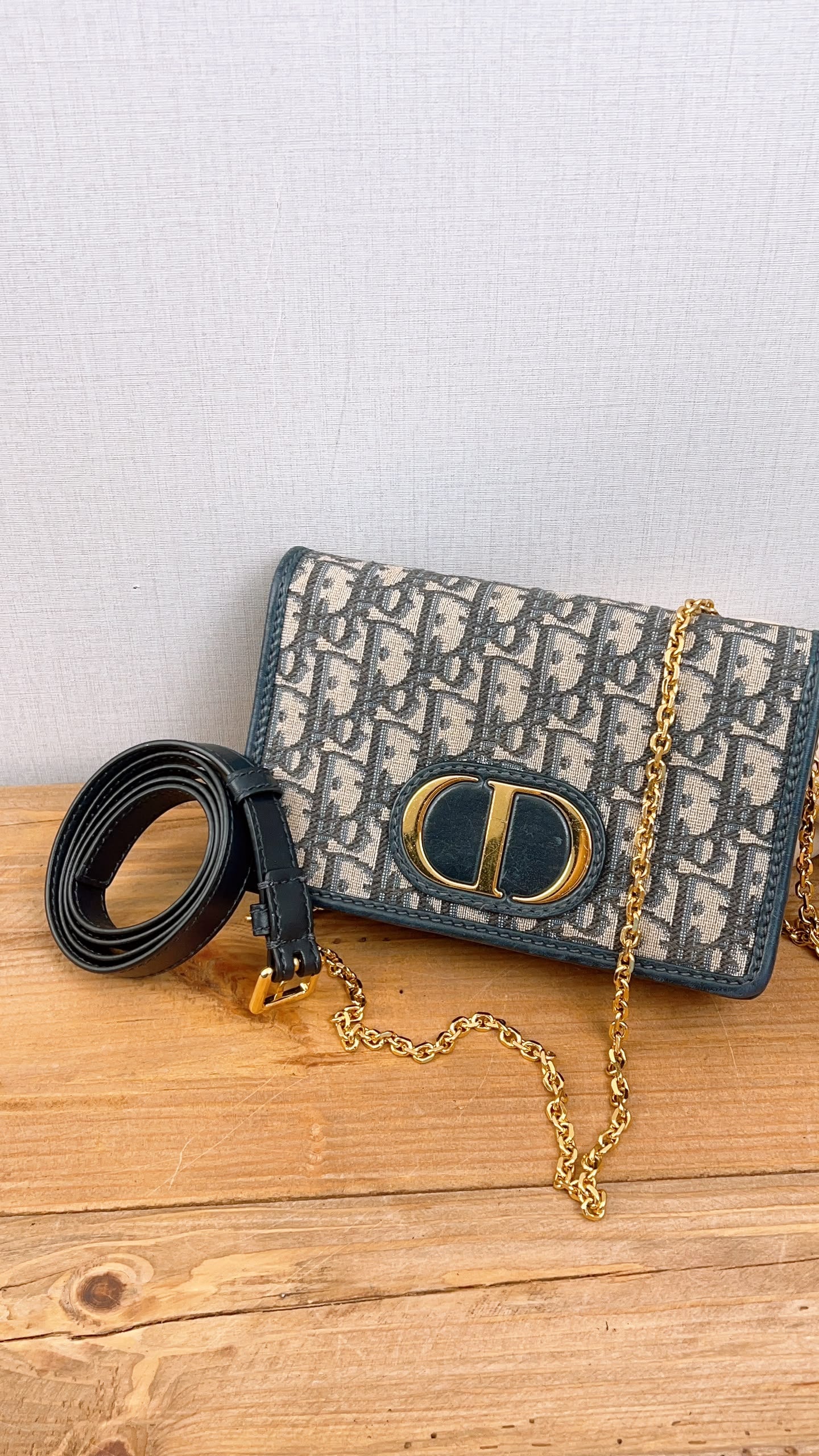 Dior Navy Oblique Montaigne 30 2-in-1 Pouch