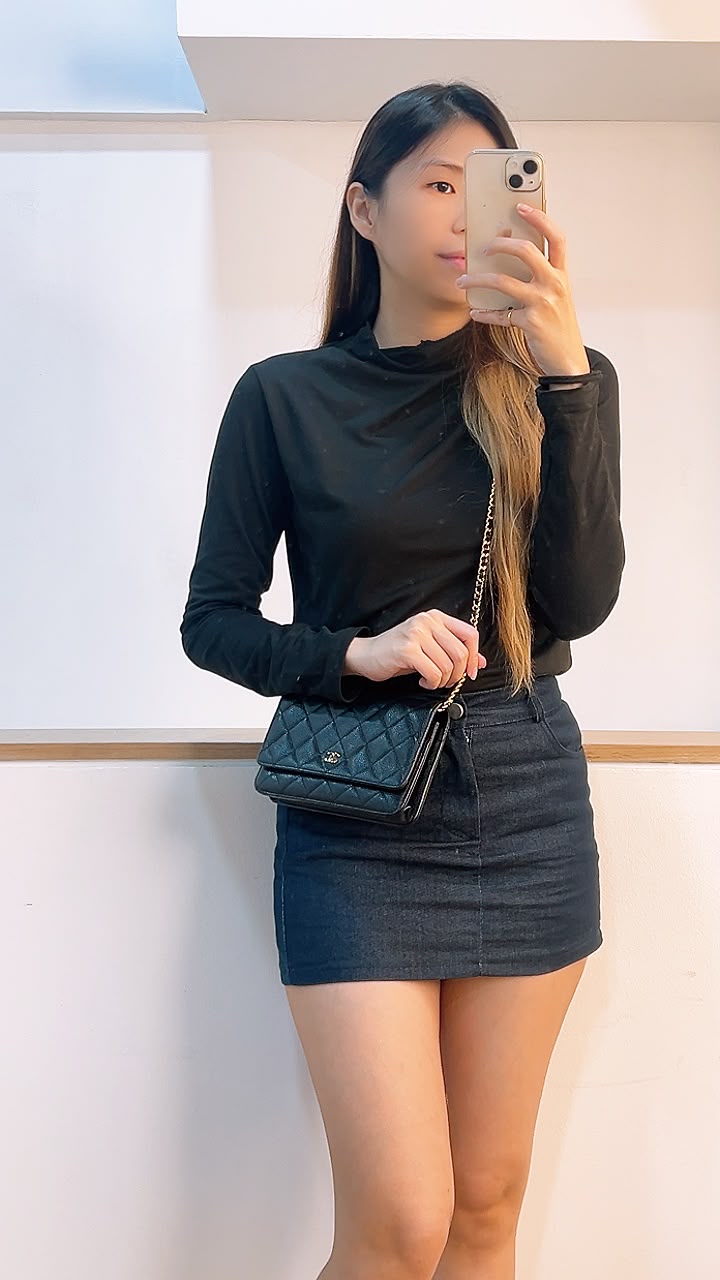 Chanel Black Caviar Classic WOC (GHW)