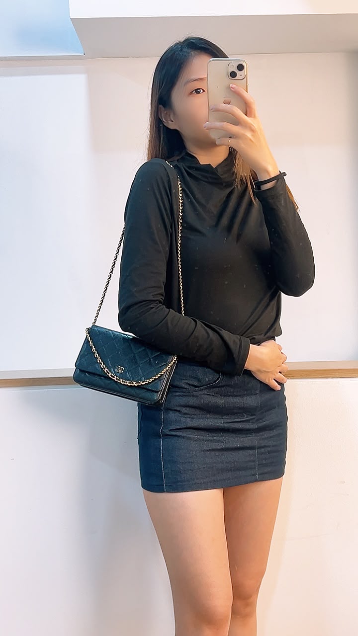 Chanel Black Caviar Classic WOC (GHW)