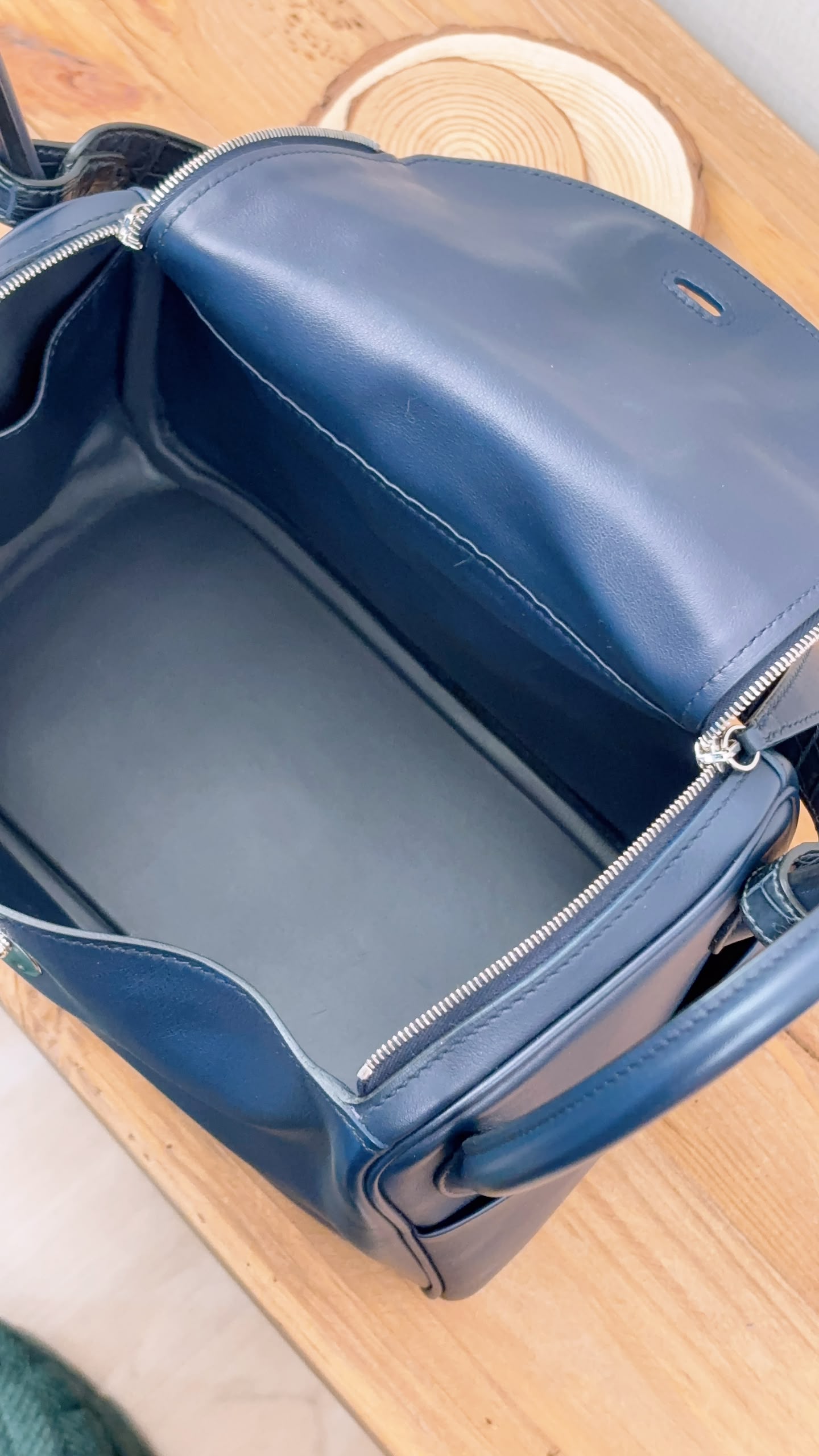 Hermes Bleu Nuit x Bleu Marine Lindy 26 (PHW)