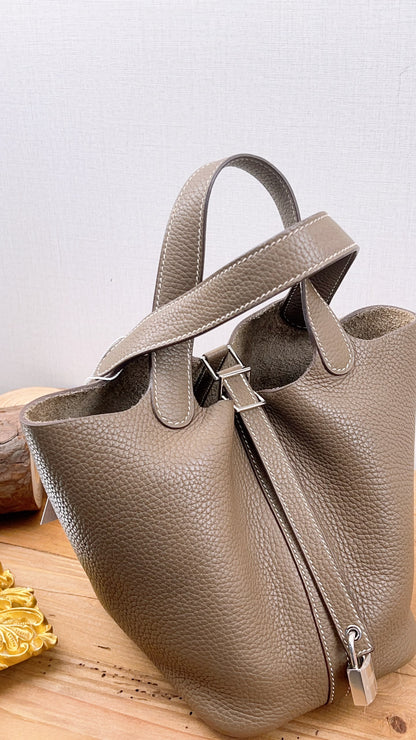 Hermes Etoupe Picotin 18 (PHW)