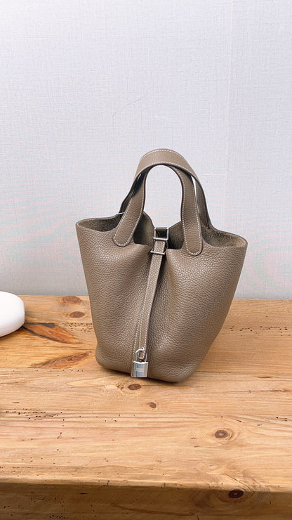 Hermes Etoupe Picotin 18 (PHW)