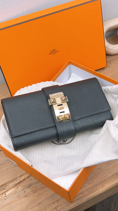 Hermes Noir Chevre Mysore Medor 23 Clutch (GHW)