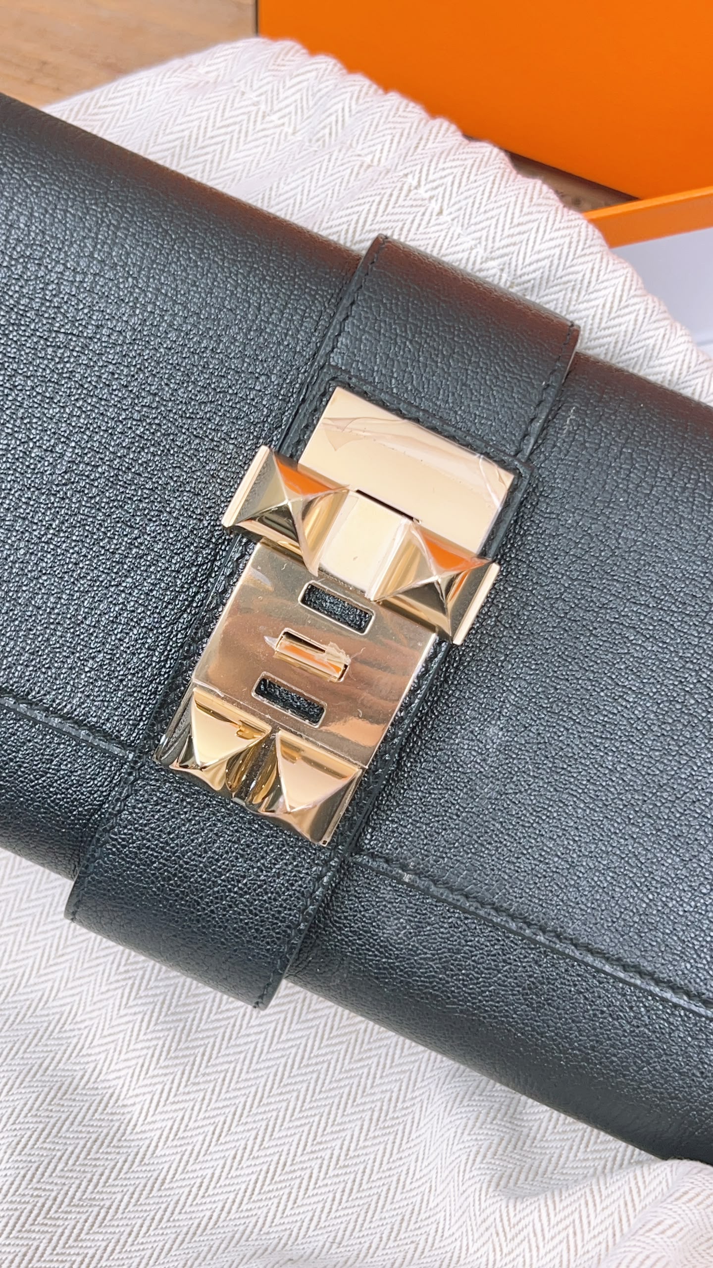 Hermes Noir Chevre Mysore Medor 23 Clutch (GHW)