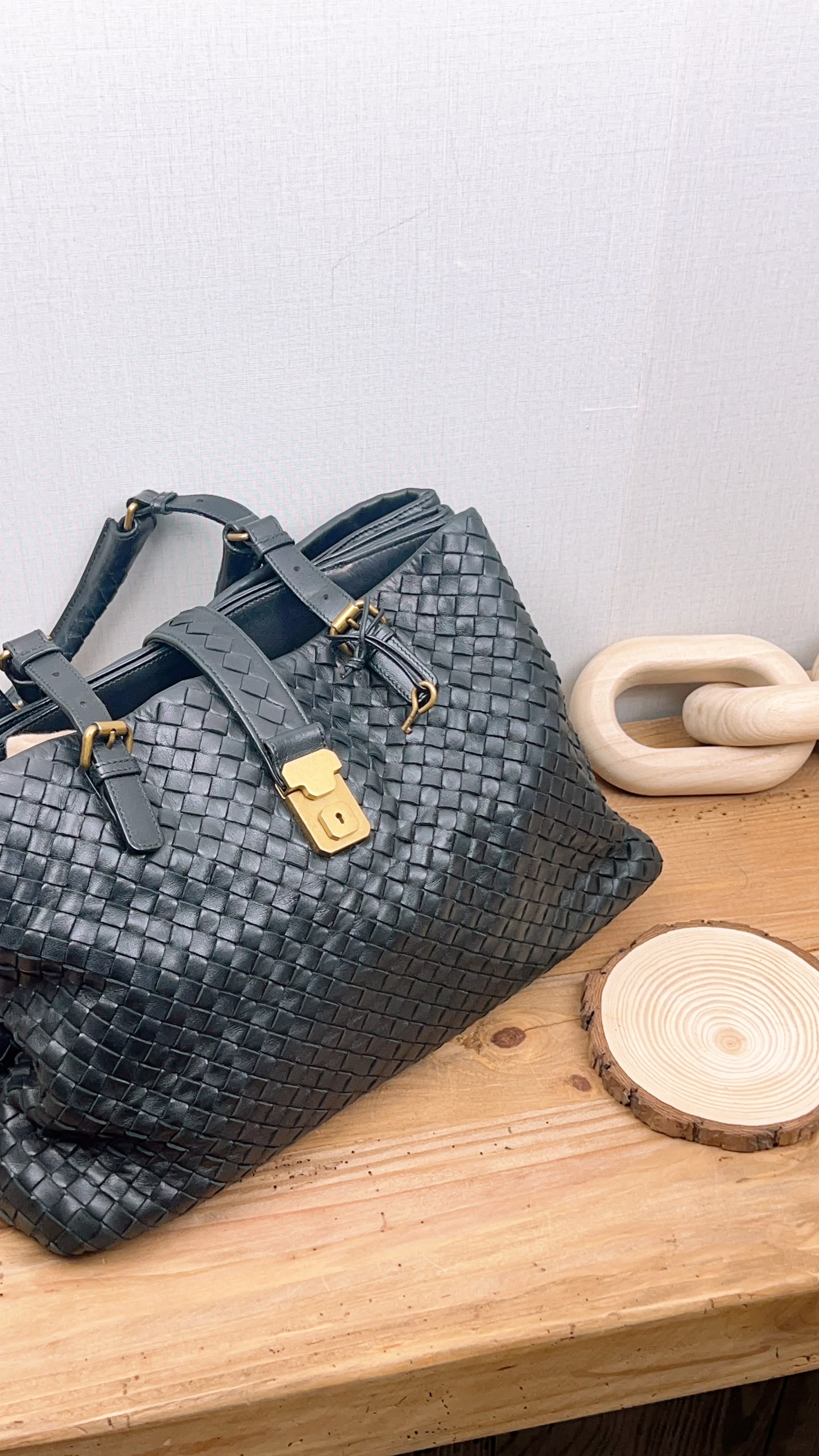 Bottega Veneta Black Medium Roma Nappa Intreciato