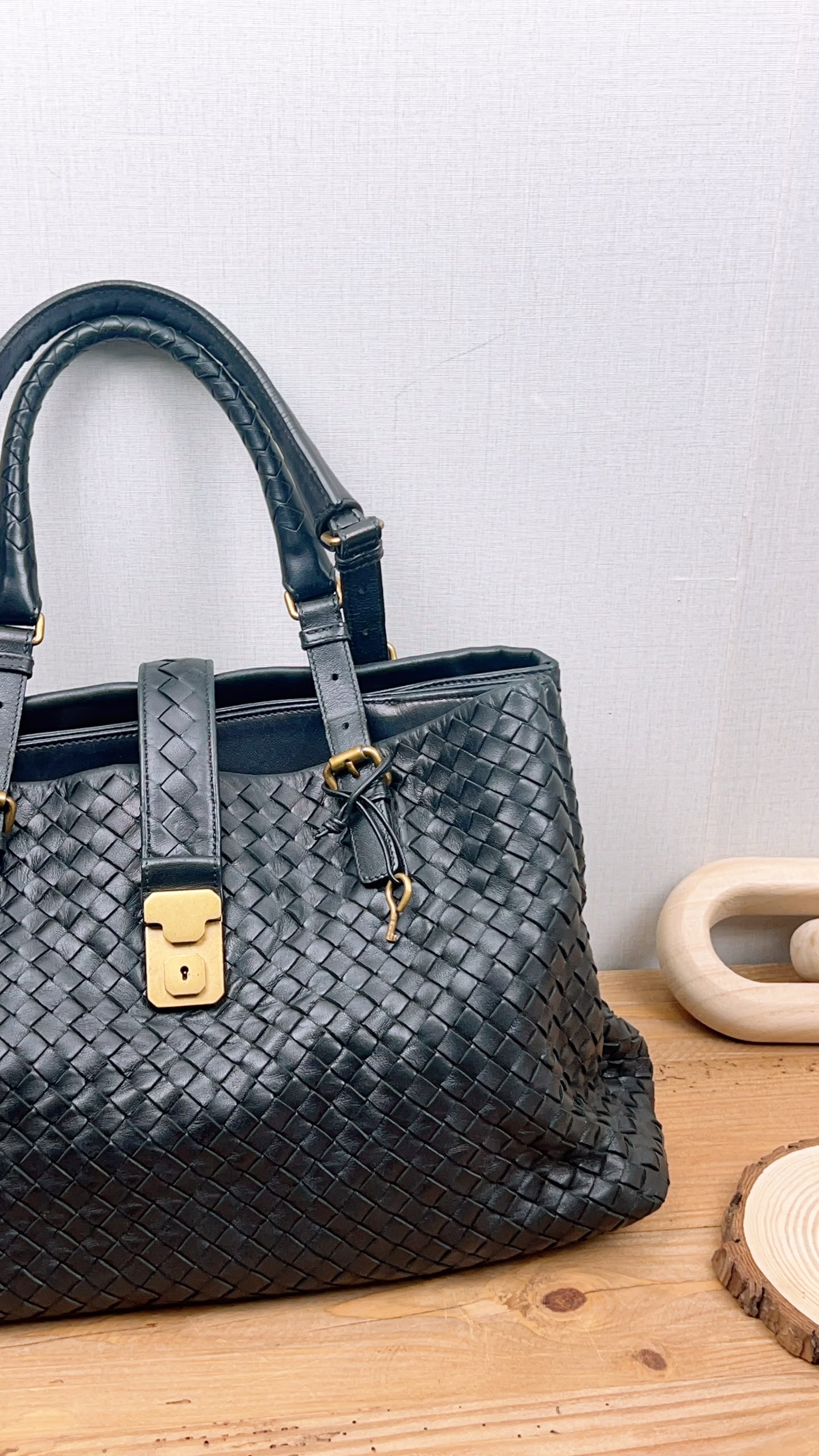 Bottega Veneta Black Medium Roma Nappa Intreciato