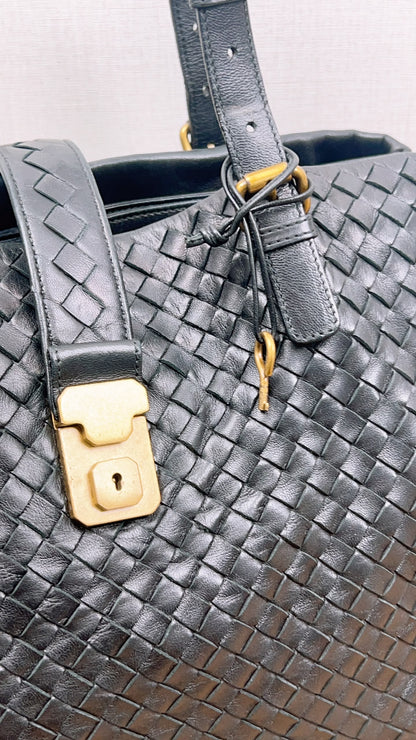 Bottega Veneta Black Medium Roma Nappa Intreciato