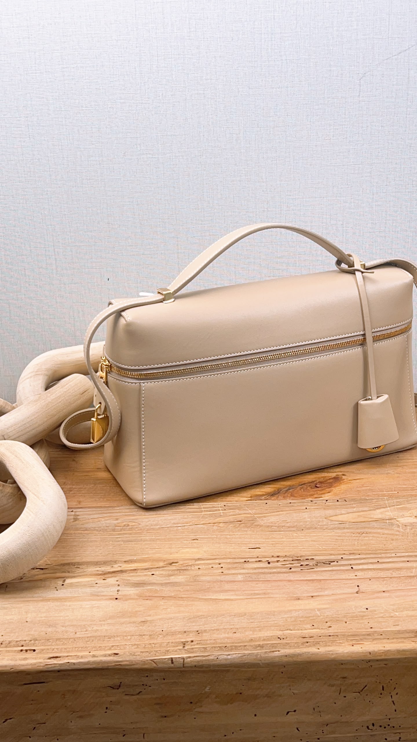 Loro Piana Linen Calf Creamed Honey Extra Pocket L27