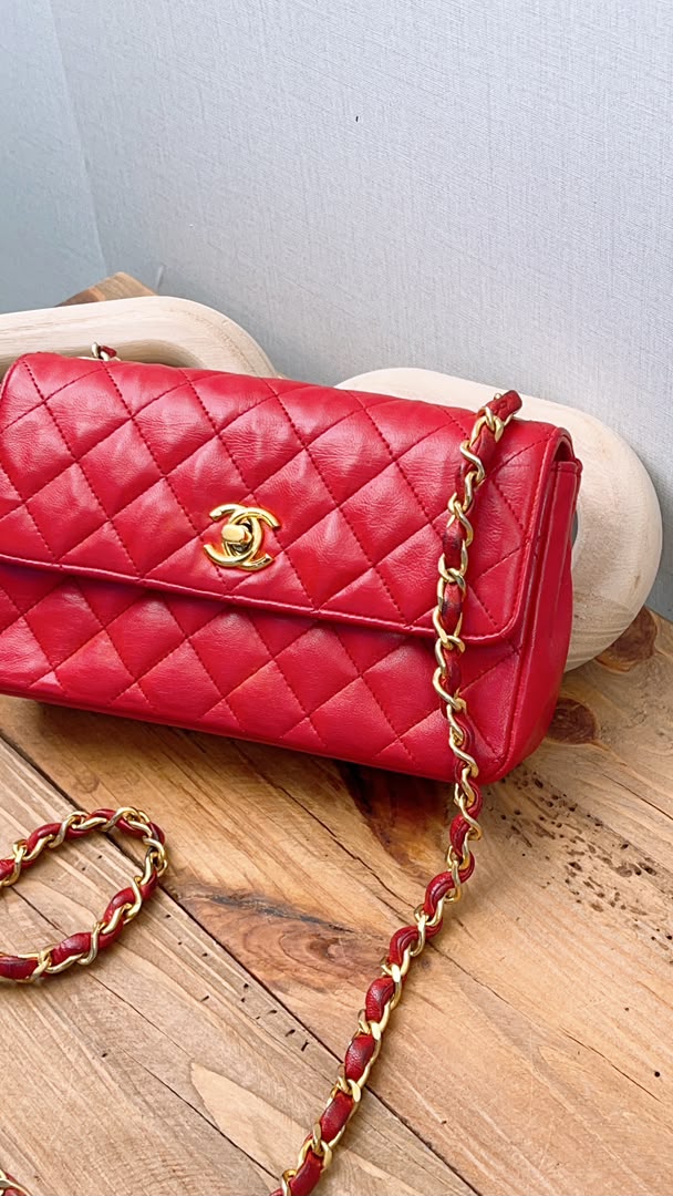 Chanel Red Lambskin Vintage Single Flap (GHW)