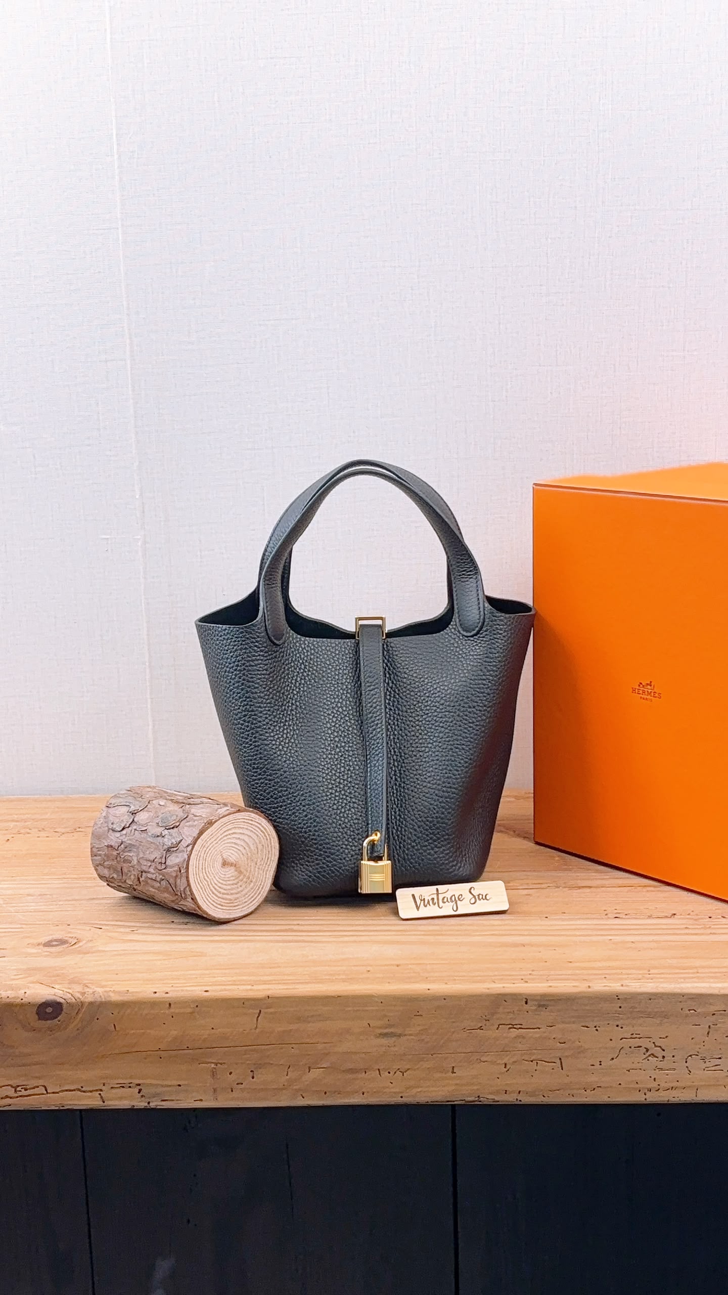 Hermes Noir Picotin 18 (GHW)