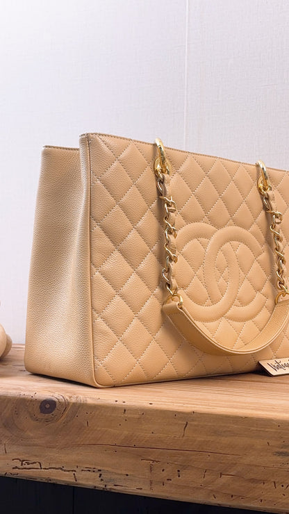 Chanel Beige Caviar GST (GHW)