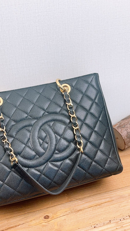 Chanel Black Caviar GST (GHW)