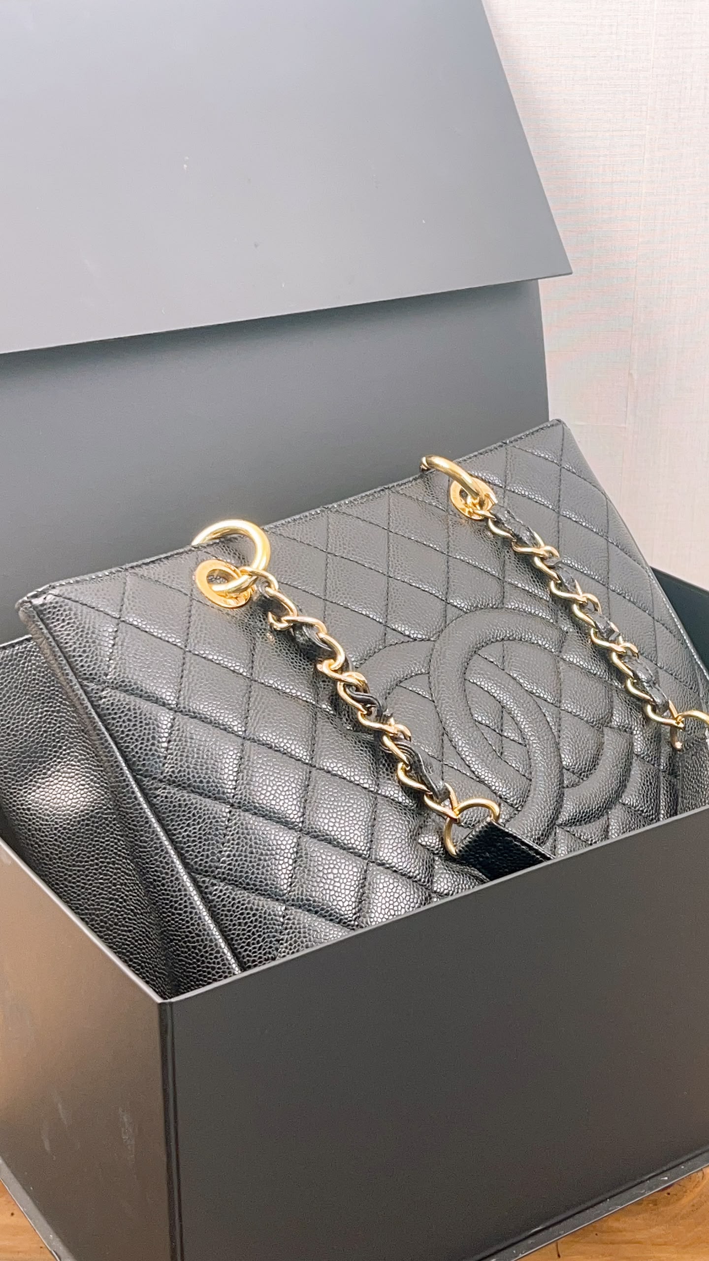 Chanel Black Caviar GST (GHW)
