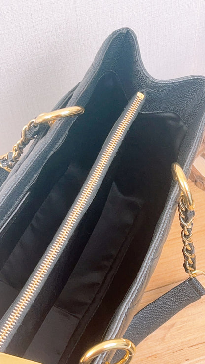 Chanel Black Caviar GST (GHW)