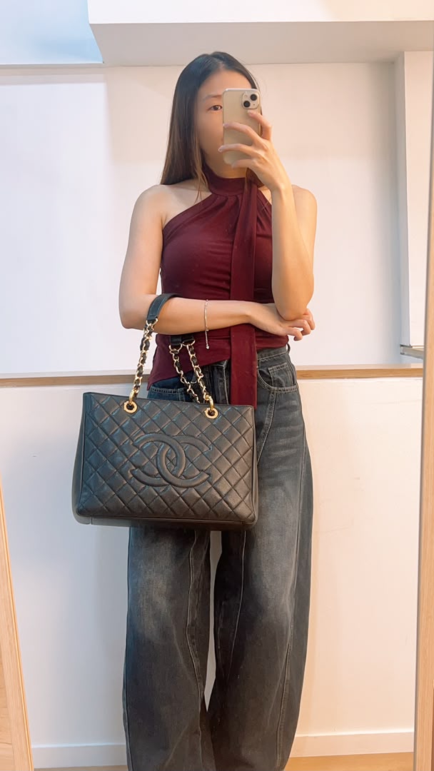 Chanel Black Caviar GST (GHW)