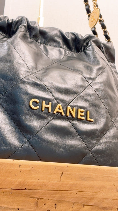 Chanel Black Calfskin Small 22 (GHW)