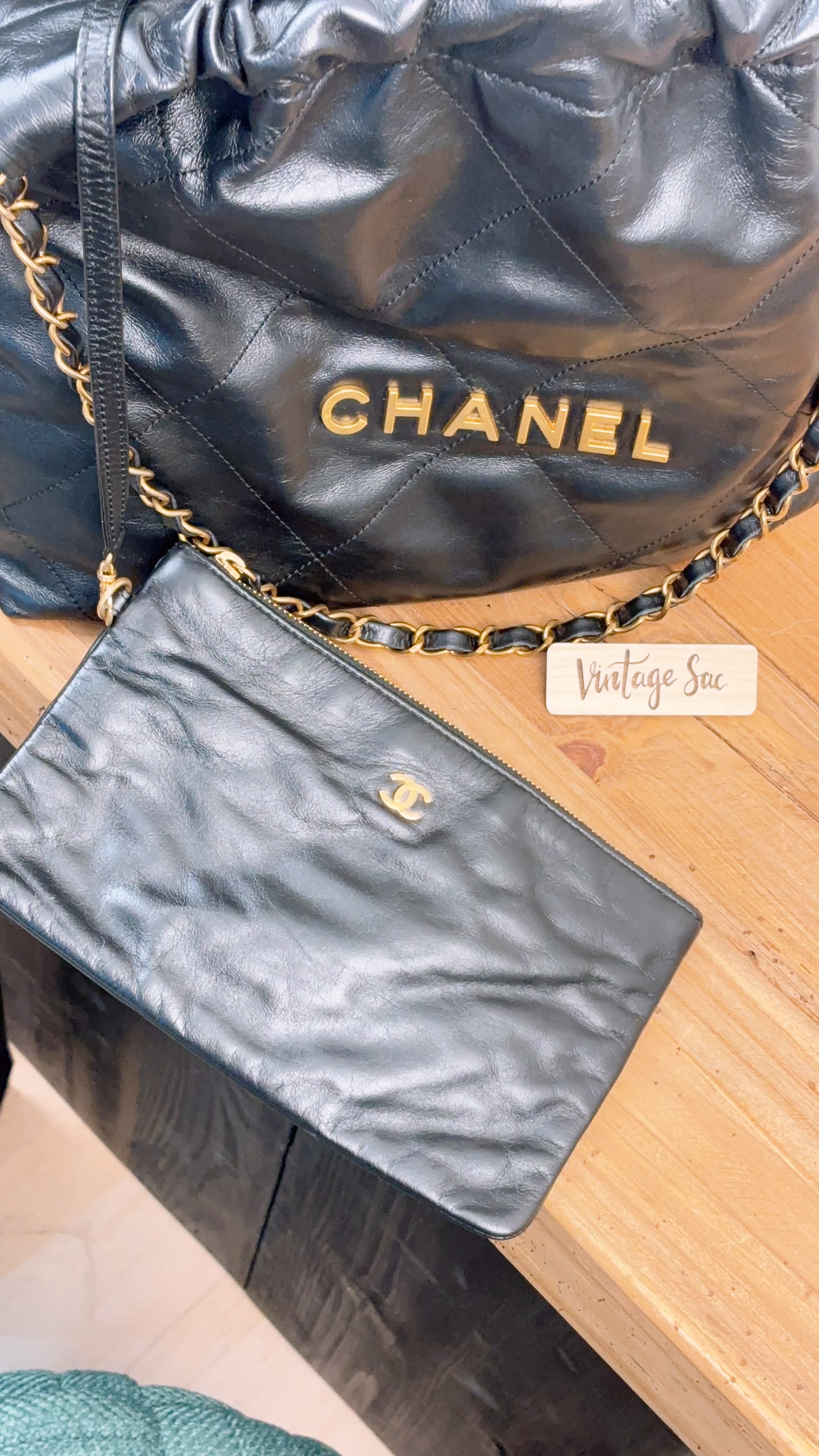 Chanel Black Calfskin Small 22 (GHW)