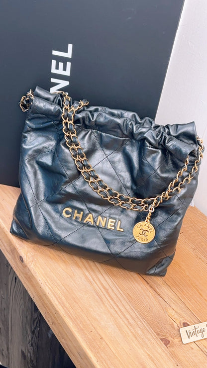 Chanel Black Calfskin Small 22 (GHW)