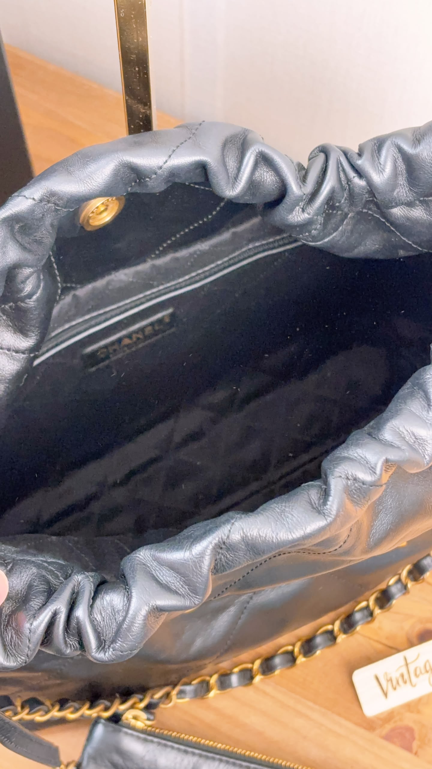 Chanel Black Calfskin Small 22 (GHW)