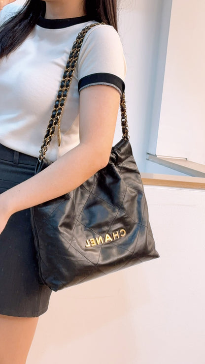 Chanel Black Calfskin Small 22 (GHW)