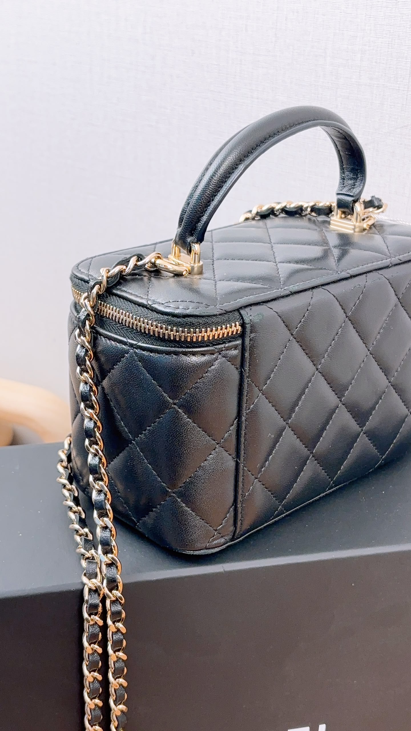 Chanel Black Lambskin Vanity with Top Handle (LGHW)