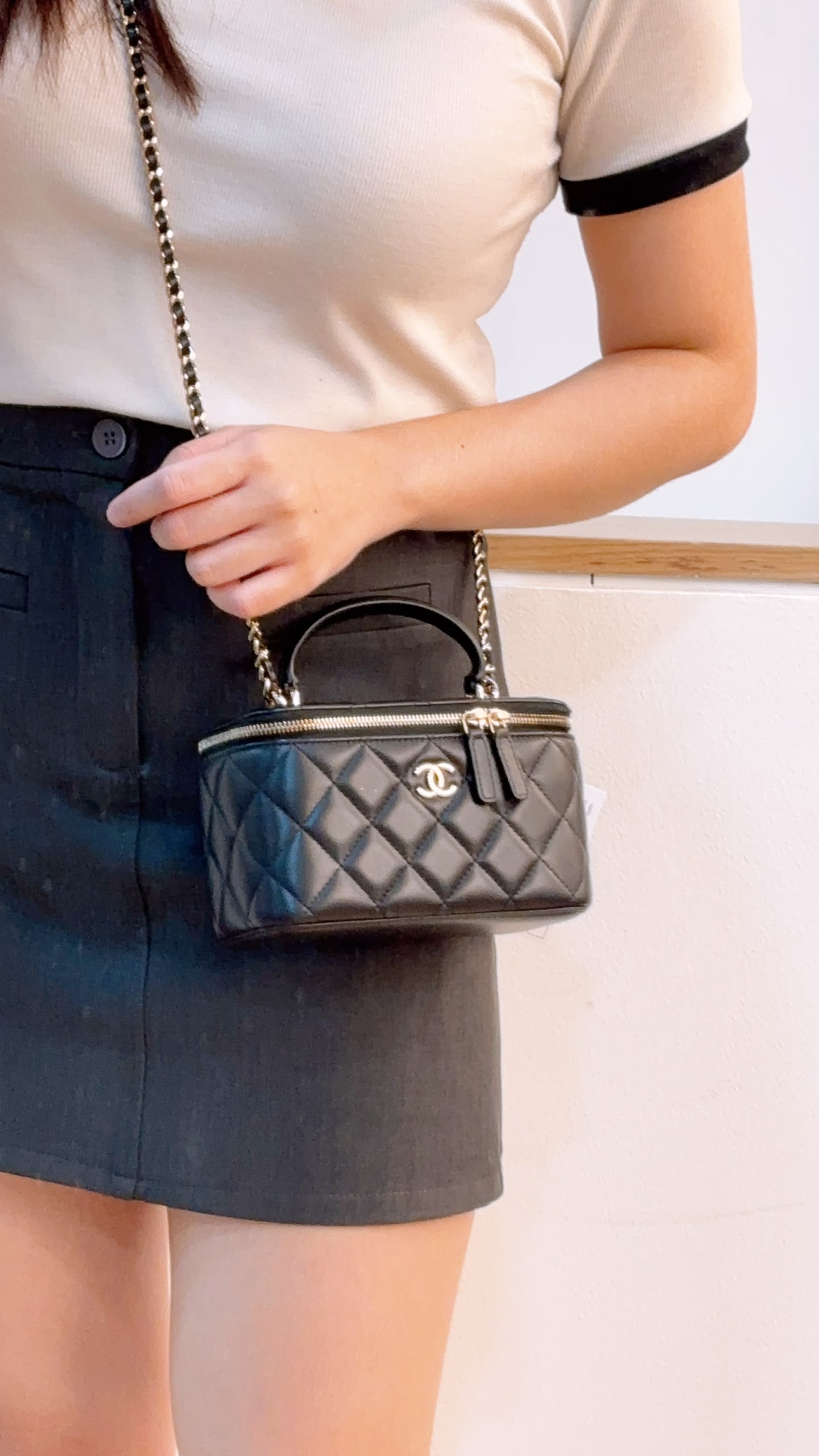 Chanel Black Lambskin Vanity with Top Handle (LGHW)