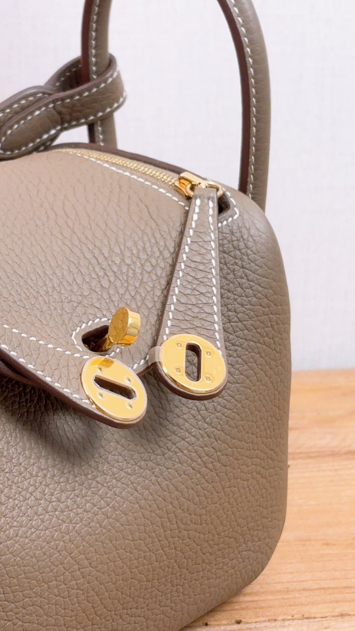 Hermes Etoupe Mini Lindy (GHW)