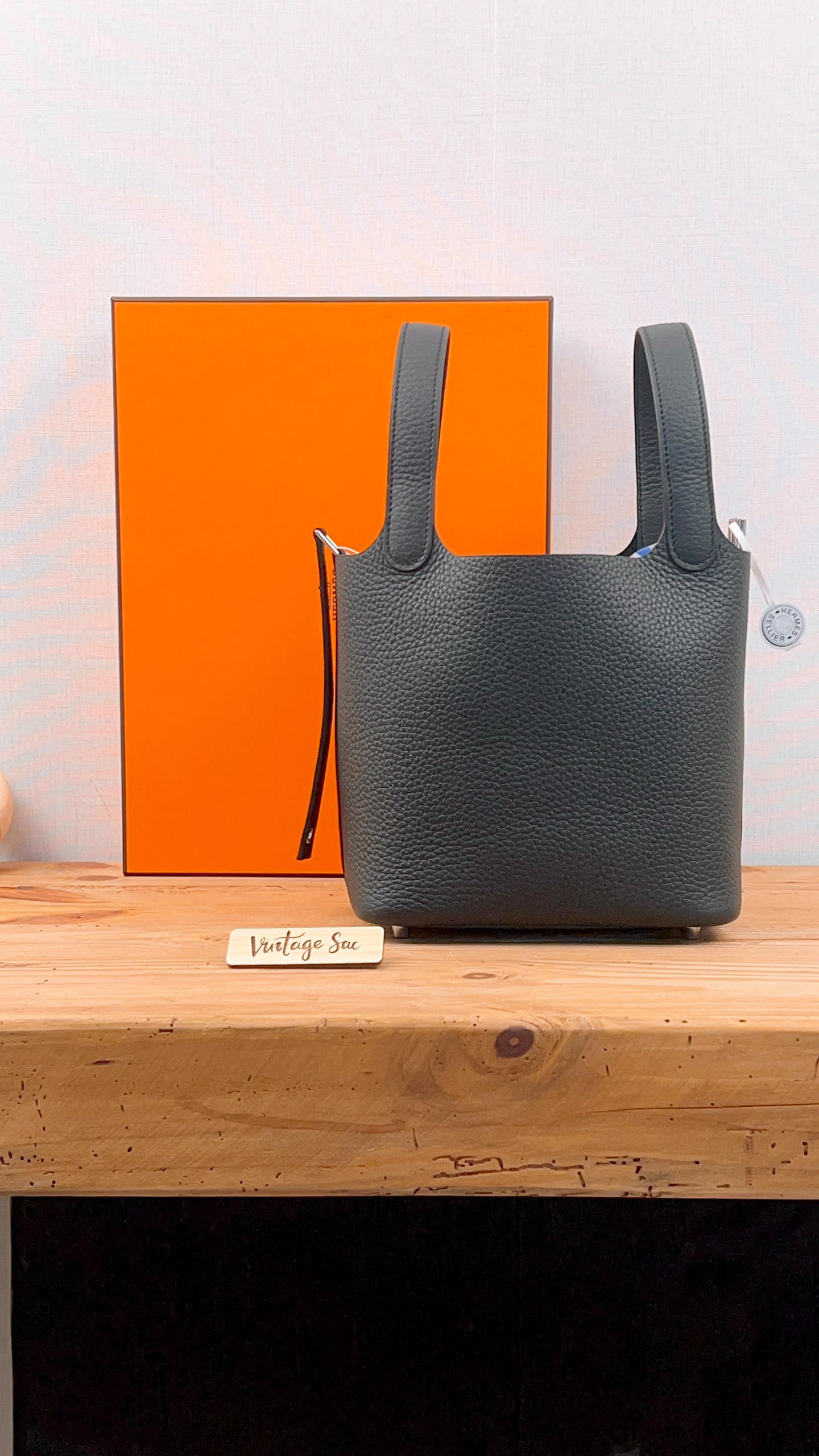 Hermes Noir Picotin 18 (PHW)