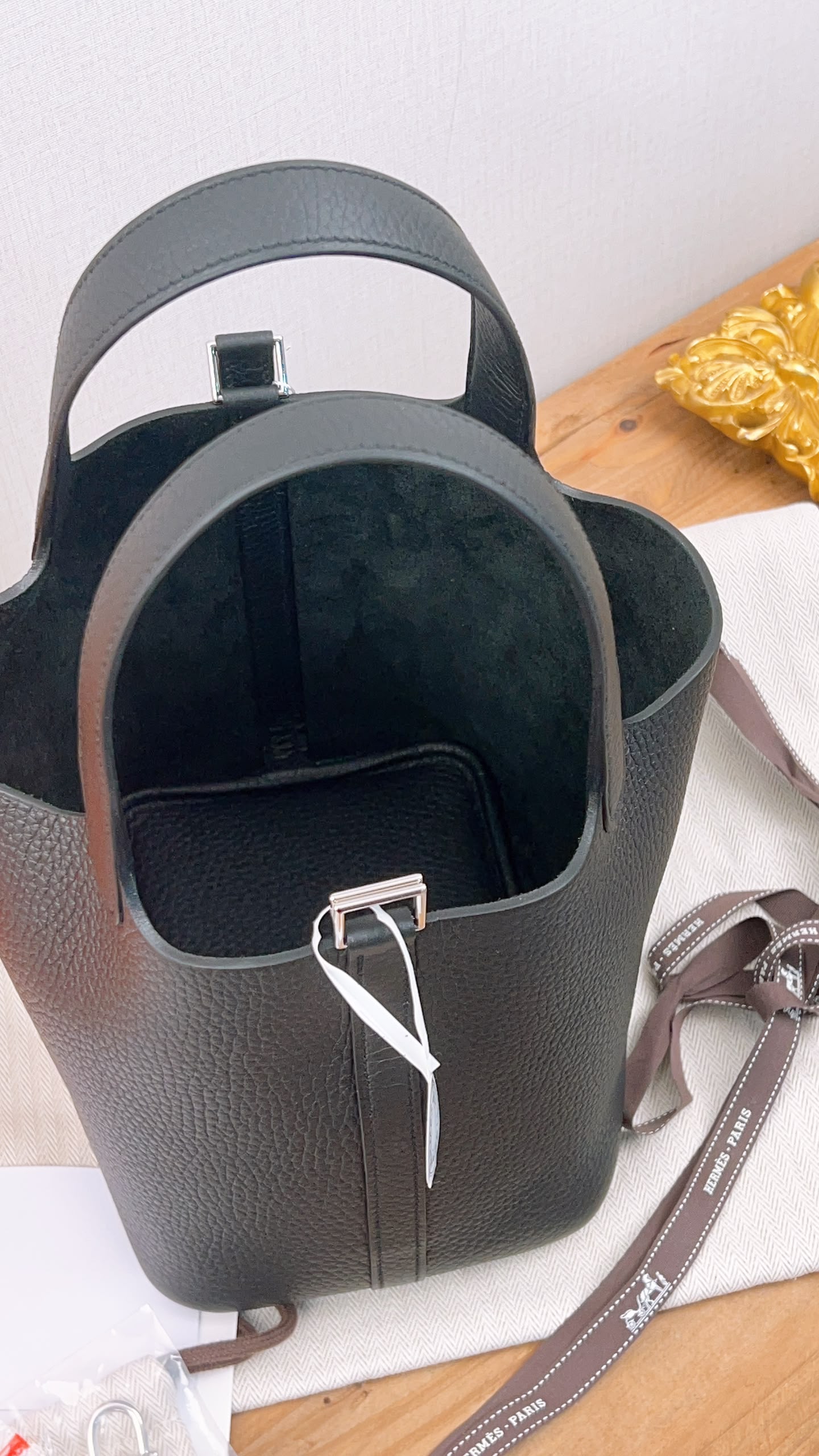 Hermes Noir Picotin 18 (PHW)