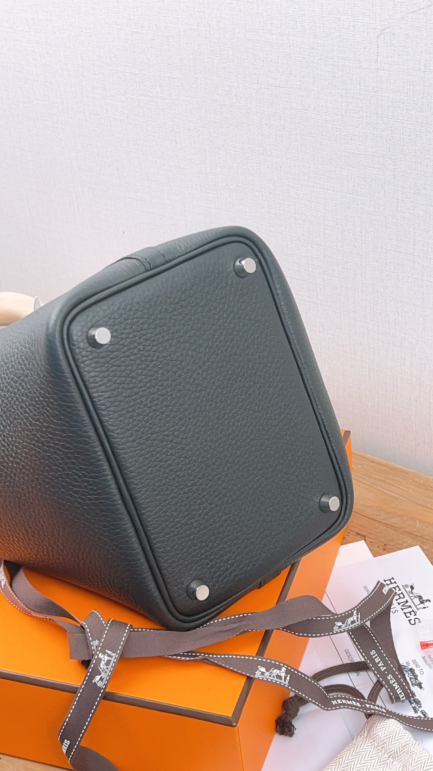 Hermes Noir Picotin 18 (PHW)