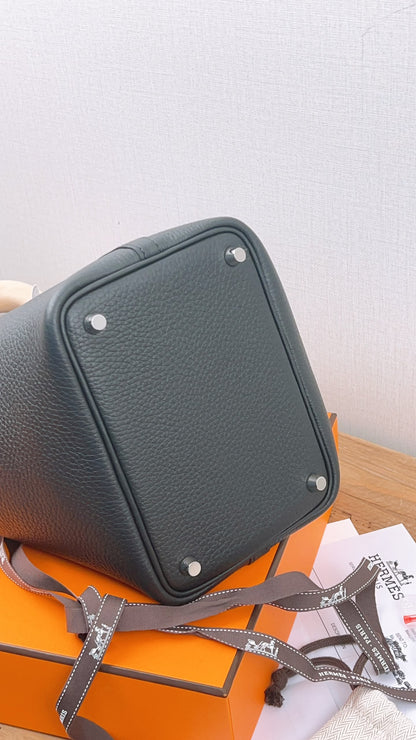 Hermes Noir Picotin 18 (PHW)