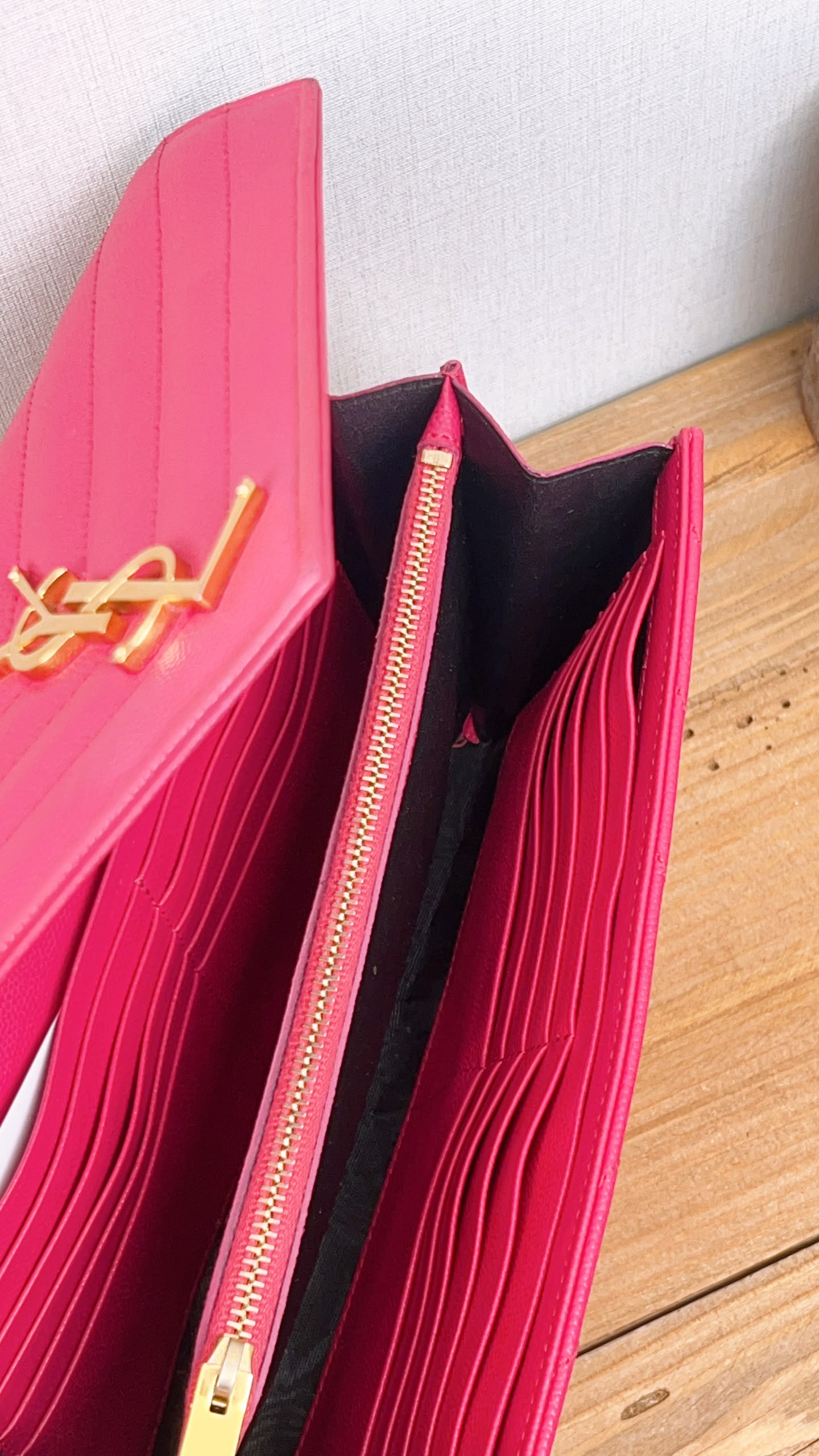 YSL Hot Pink Grain de Poudre Classic Cassandra WOC (GHW)