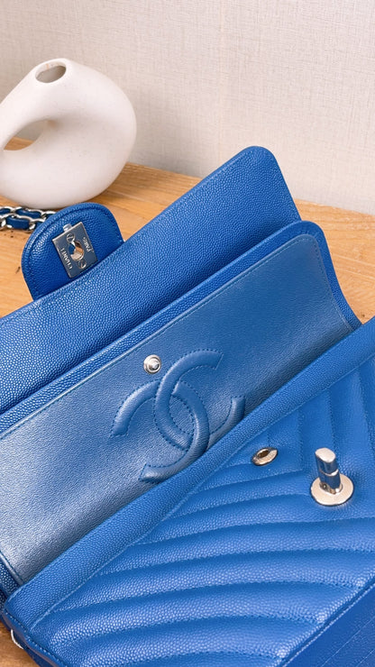 Chanel Royal Blue Caviar Medium CF (SHW)