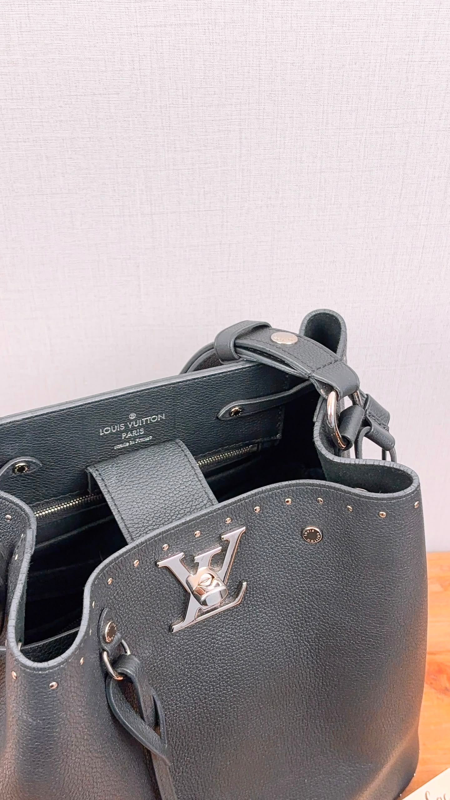 Black Calfskin Lockme Bucket Bag (SHW)