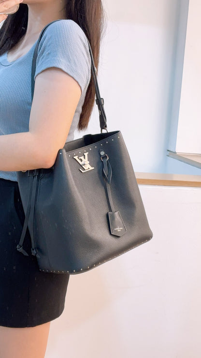 Black Calfskin Lockme Bucket Bag (SHW)