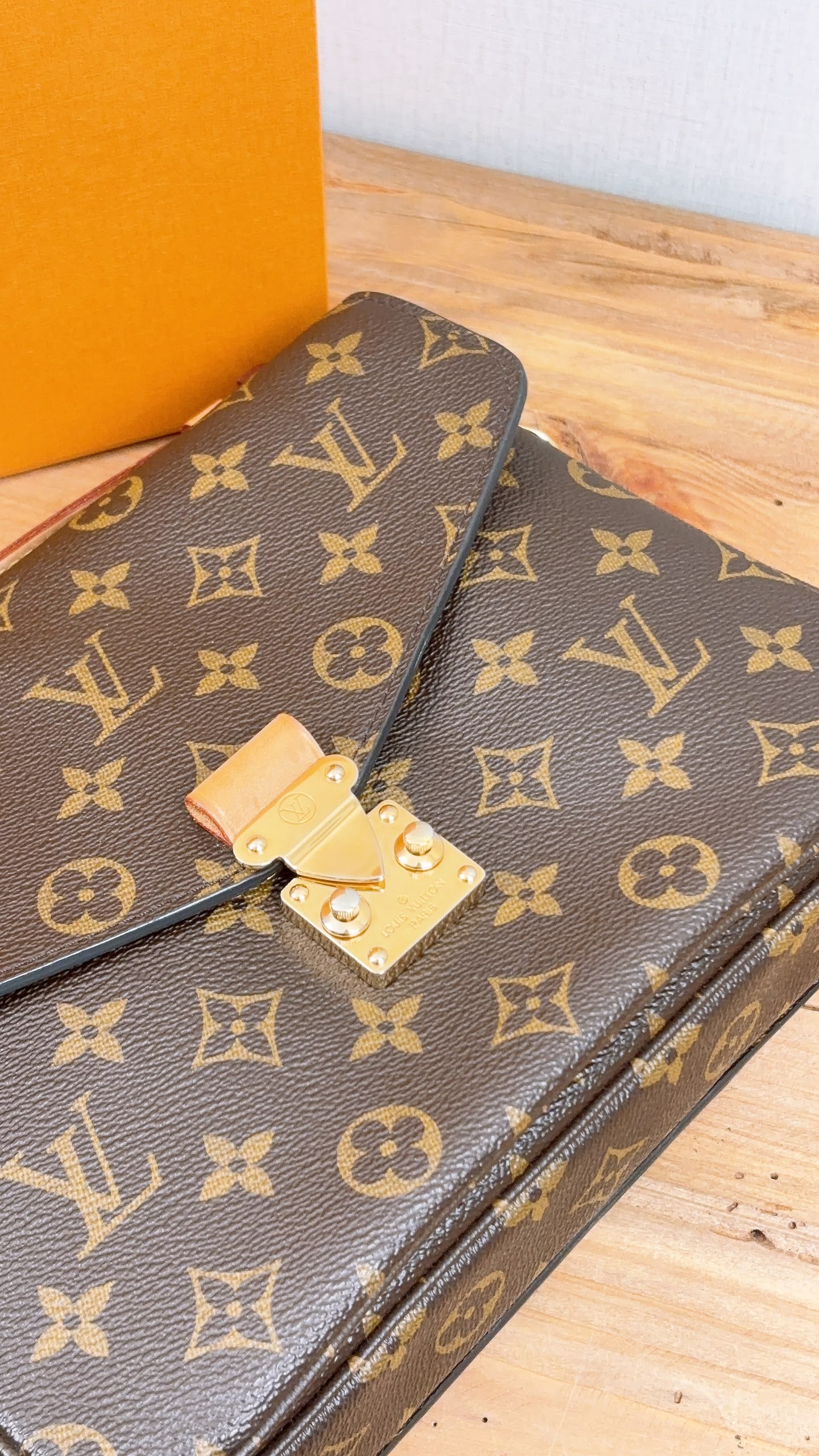 LV Monogram Metis