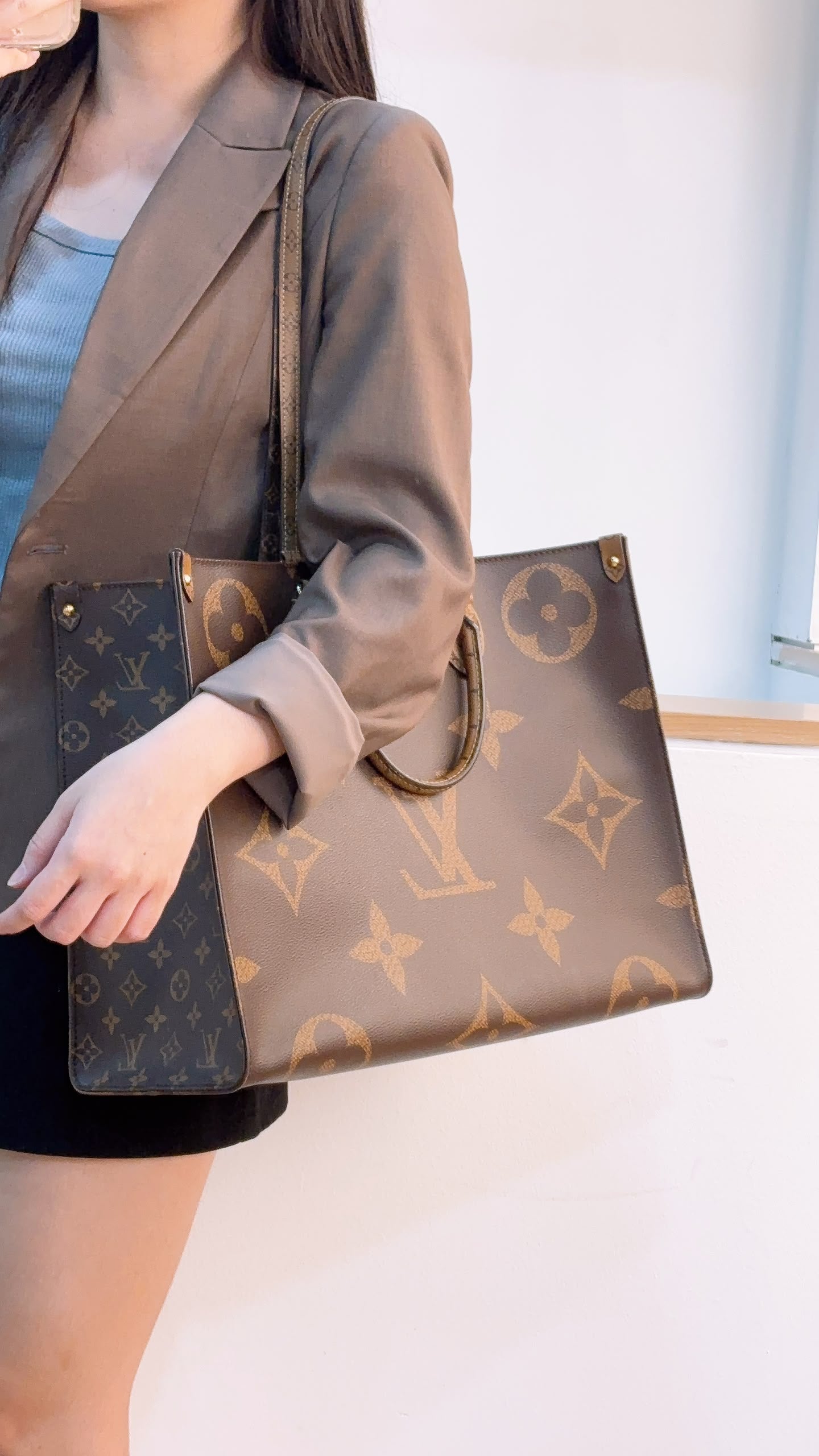 LV Reverse Monogram On The Go GM