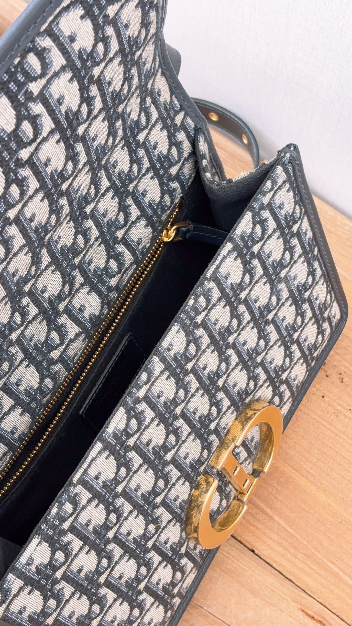 Dior Navy Oblique 30 Montaigne Bag (GHW)