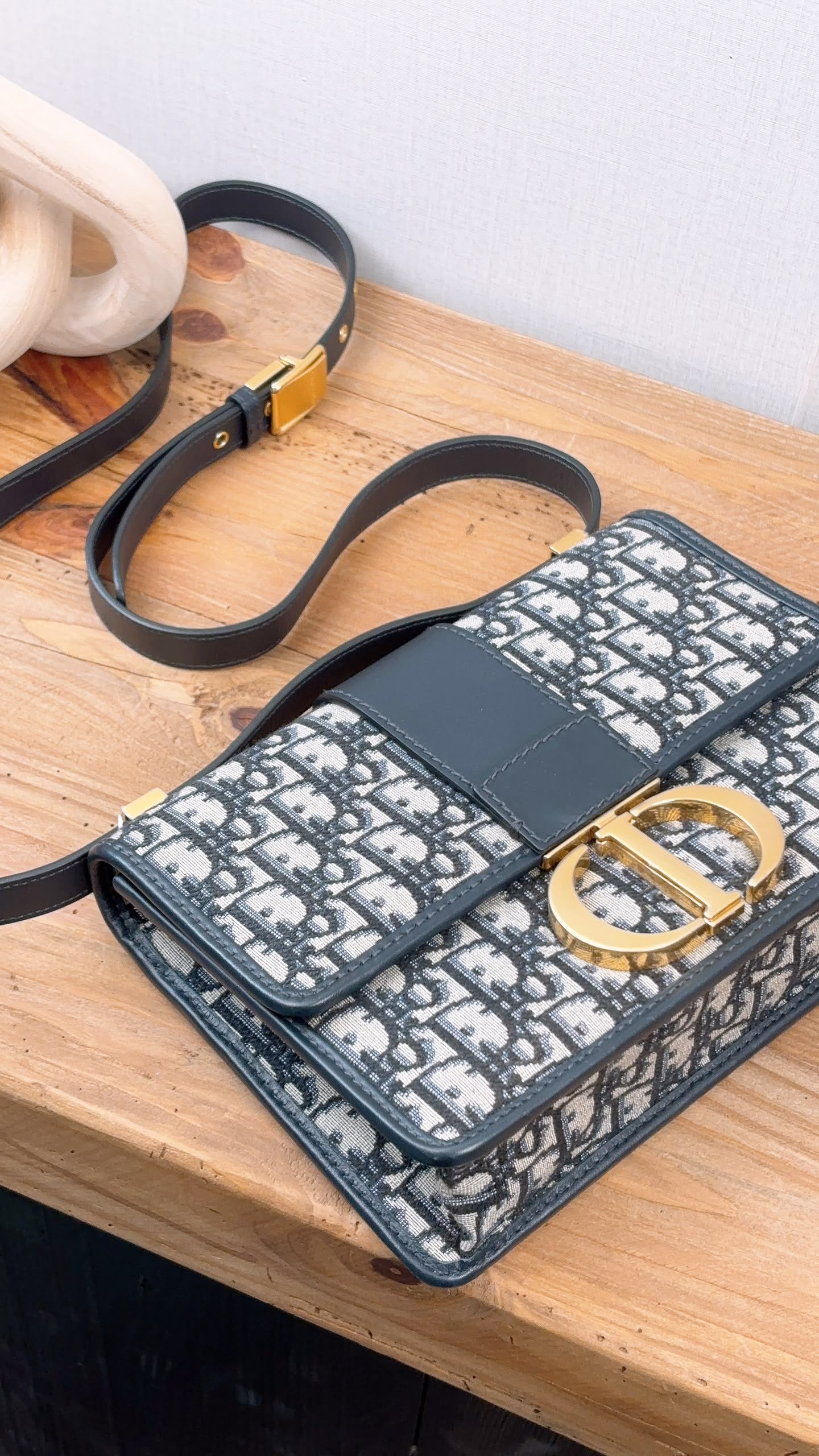Dior Navy Oblique 30 Montaigne Bag (GHW)