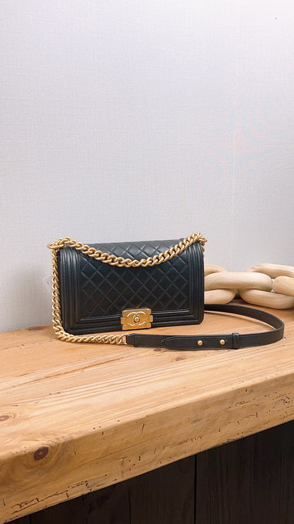 Chanel Black Caviar Old Medium Boy (GHW)