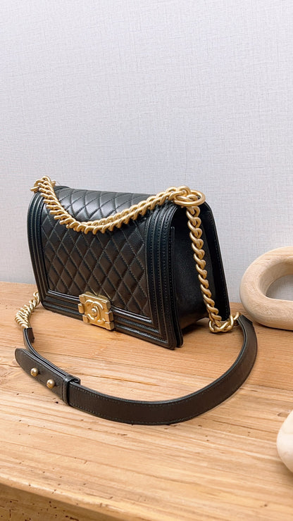 Chanel Black Caviar Old Medium Boy (GHW)