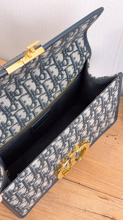 Dior Navy Oblique 30 Montaigne Chain Bag (GHW)