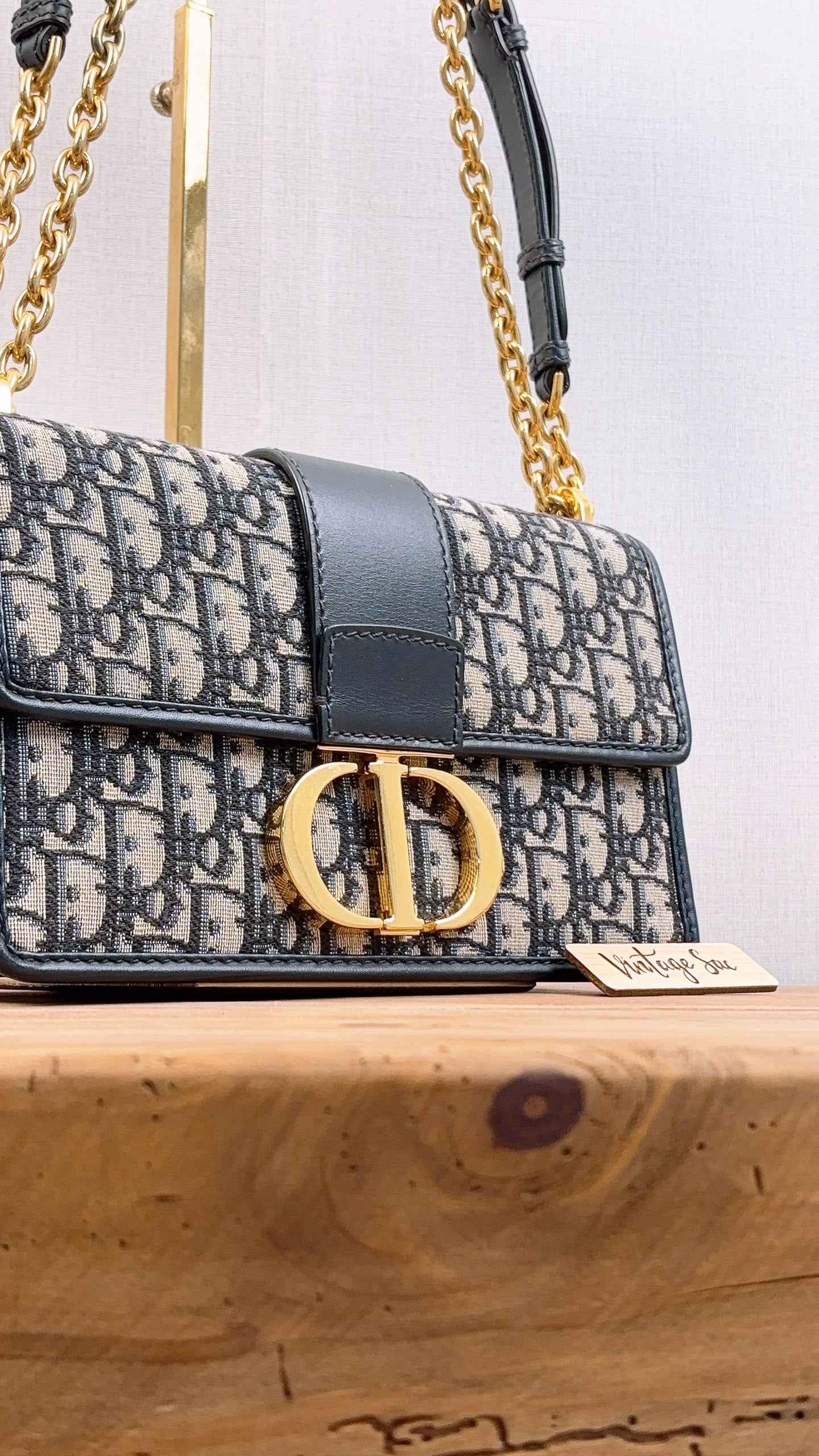 Dior Navy Oblique 30 Montaigne Chain Bag (GHW)